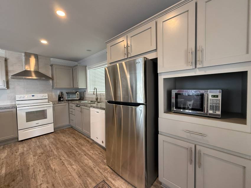 16 Peach Ave a Bradenton, FL Mobile or Manufactured Home for Sale